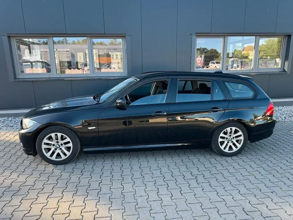 Gebraucht BMW 320 Performance 184 PS (135 kW) 2010 Schwarz ii Kombi