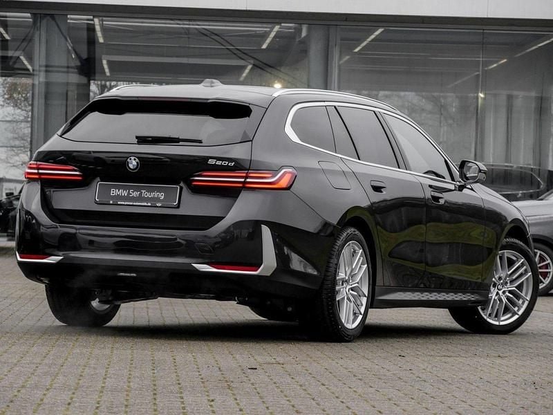 Neu BMW 520 Sport Line 197 PS (144 kW) 2025 Grau Kombi