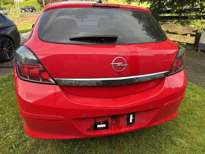 Używany Opel Astra 103 KM (75 kW) 2007 Coupe