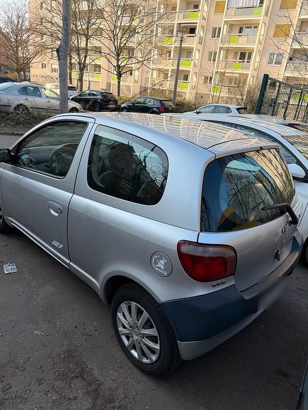 Gebraucht Toyota Yaris 65 PS (47 kW) 2002 Silber Kleinwagen