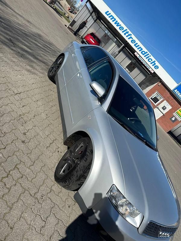 Second-hand Audi A6 106 CP (77 kW) 2003 Gri Hatchback