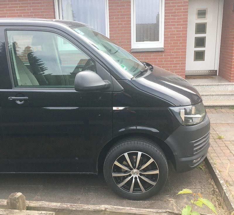 Gebraucht VW T6 Trendline 102 PS (75 kW) 2016 Schwarz Van