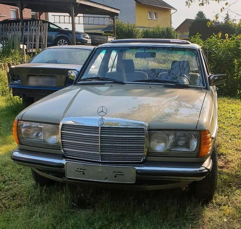 Gebraucht Mercedes E230 136 PS (100 kW) 1984 Beige Limousine