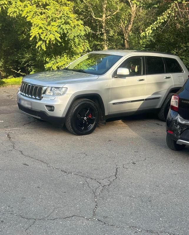 Gebraucht Jeep Grand Cherokee 241 PS (177 kW) 2011 Grau SUV