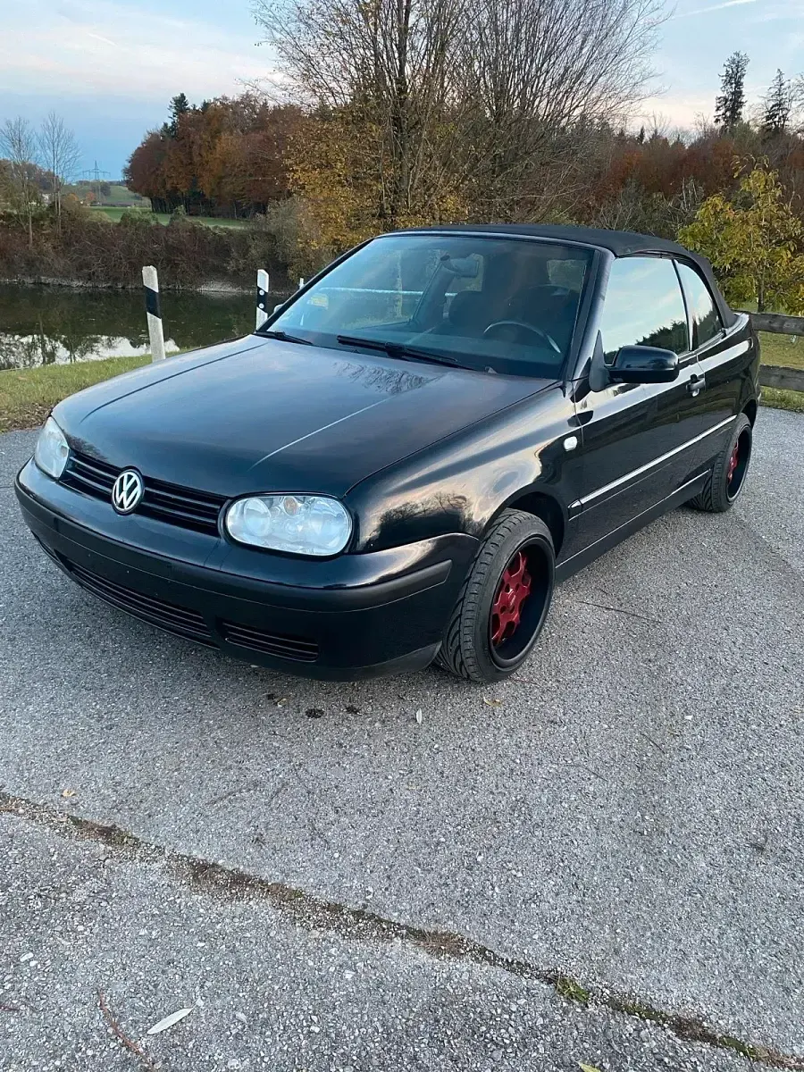 Używany VW Golf 115 KM (84 kW) 2002 Czarny Kabriolet