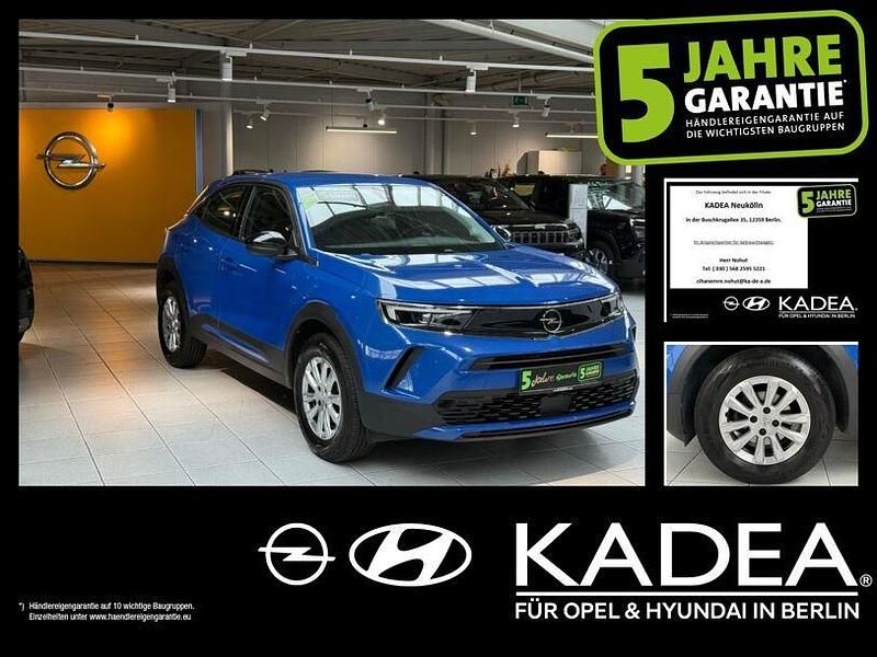 Perl blau/voltaik blau (metallic) Gebraucht 2021 Opel Mokka SUV | 14.990 € (Superpreis) - Bild 1/3