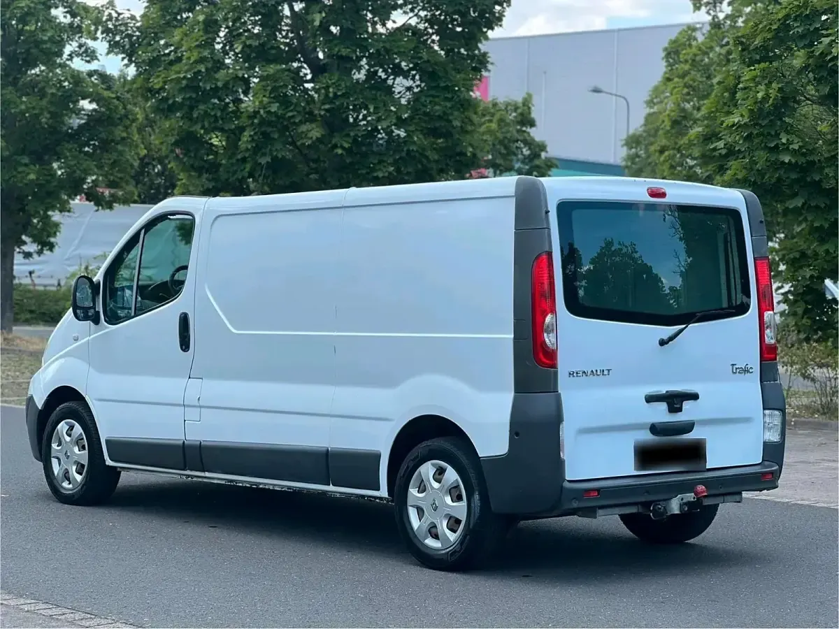 Gebraucht Renault Trafic 114 PS (83 kW) 2012 Weiß Van / Kleinbus
