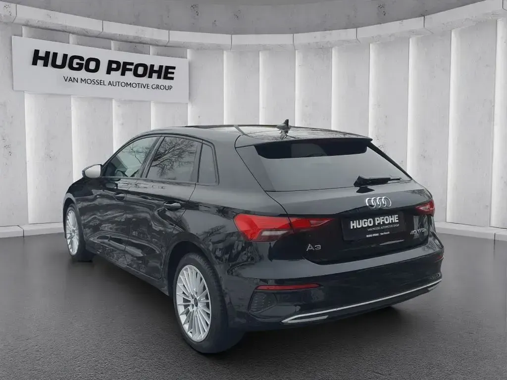 Gebraucht Audi e-tron 150 PS (110 kW) 2023 Mythosschwarz metallic SUV