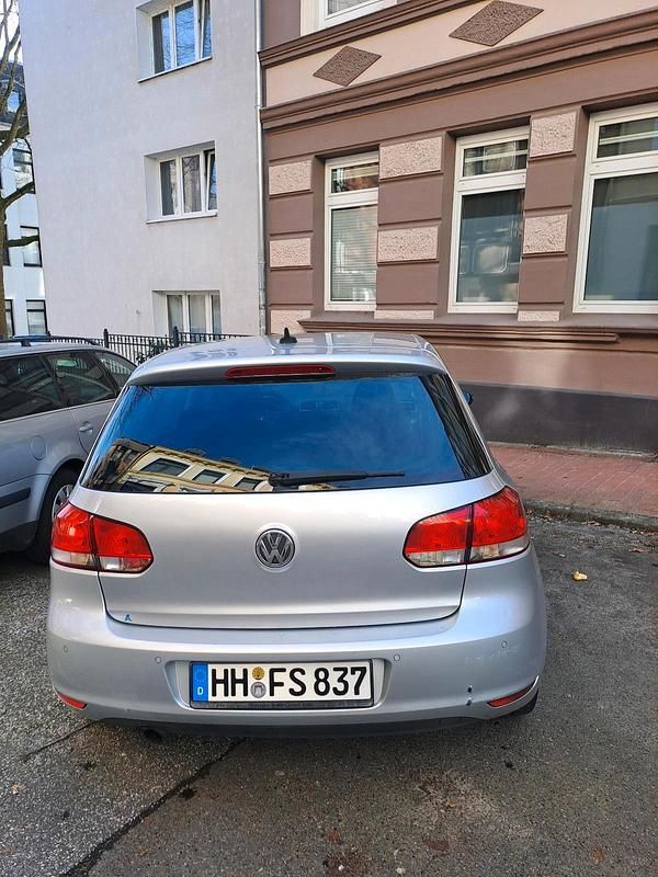 Gebraucht VW Golf VI 105 PS (77 kW) 2011 Silber Kleinwagen