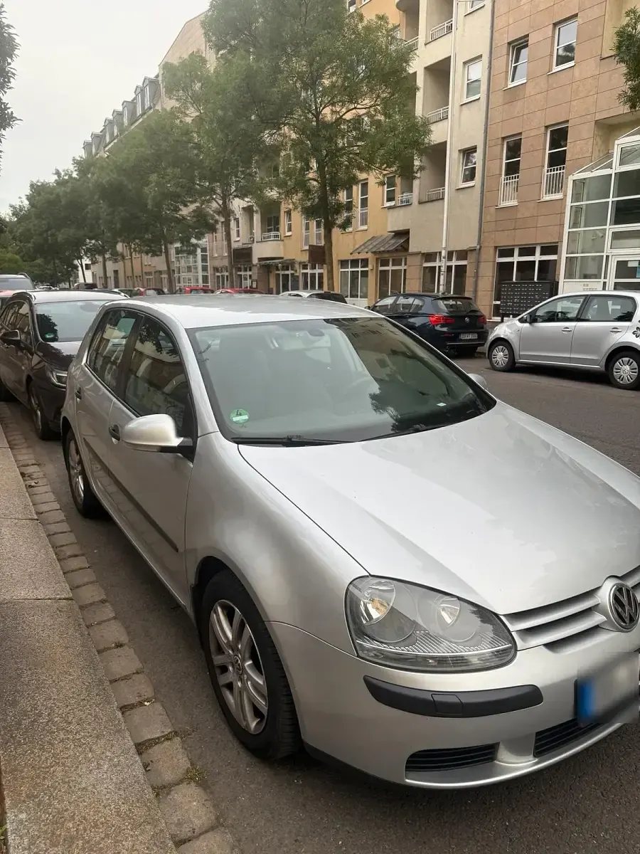 Gebraucht VW Golf V 115 PS (84 kW) 2005 Grau Kleinwagen