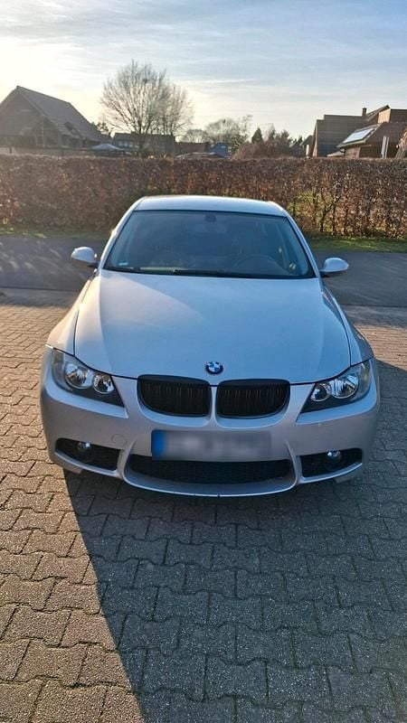 Gebraucht BMW 318 129 PS (94 kW) 2007 Silber Limousine