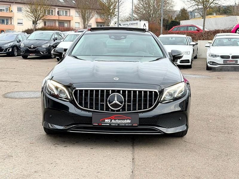 Gebraucht Mercedes E220 194 PS (142 kW) 2017 Schwarz Coupé