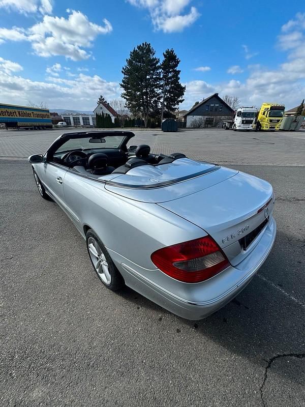 Gebraucht Mercedes CLK200 184 PS (135 kW) 2010 Silber Cabrio