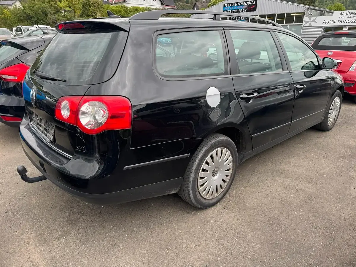 Gebraucht VW Passat 110 PS (80 kW) 2010 Schwarz Kombi
