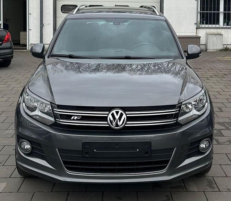 Gebraucht VW Tiguan LOUNGE 150 PS (110 kW) 2015 Grau SUV