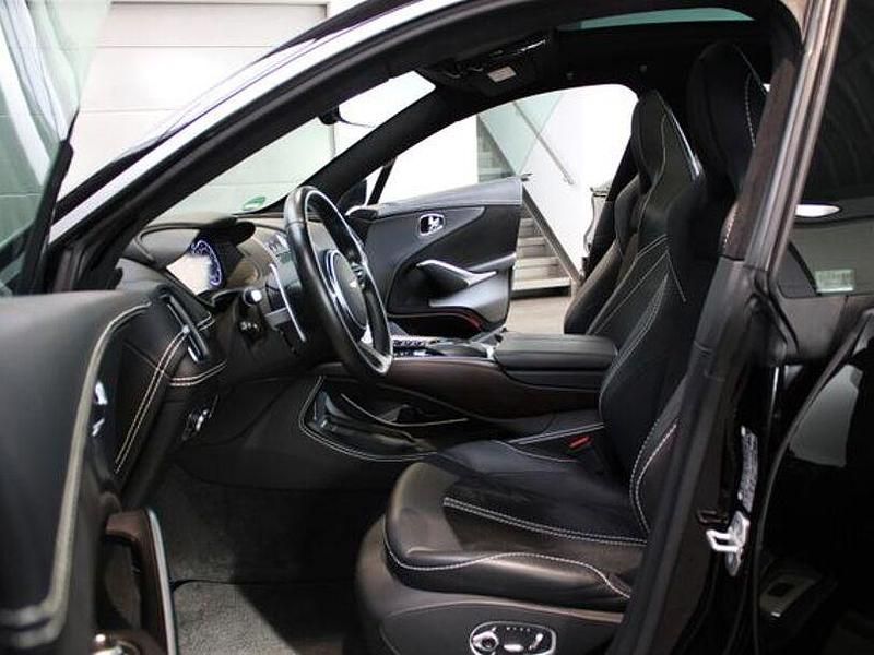 Gebraucht Aston Martin DBX 551 PS (405 kW) 2024 Onyx black SUV