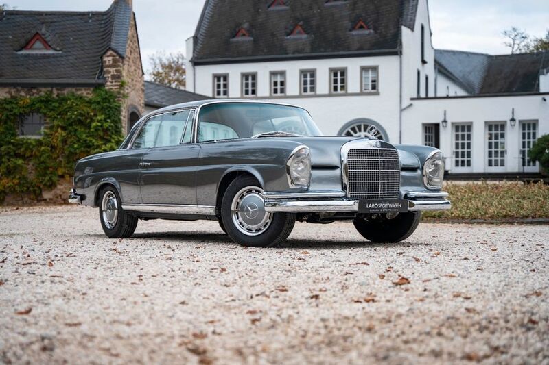 Grau Gebraucht 1964 Mercedes W111 | 189.900 € - Bild 1/4