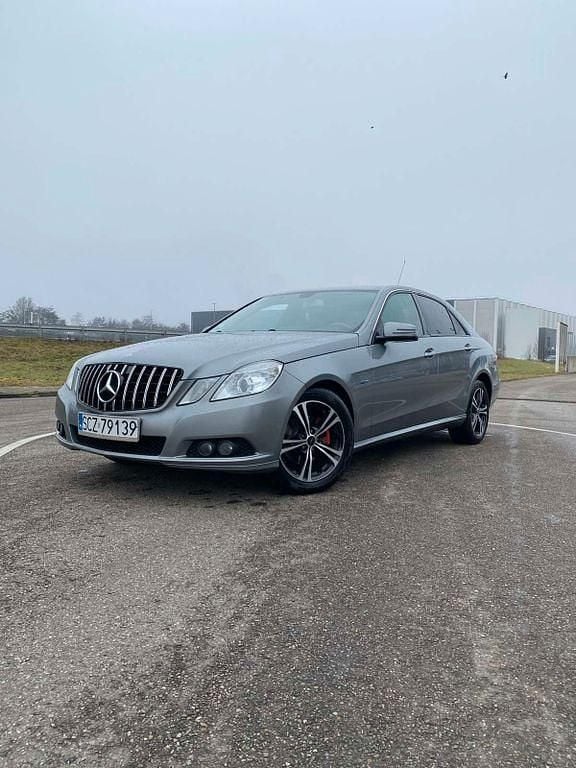 Gebraucht Mercedes E200 136 PS (100 kW) 2011 Grau Limousine