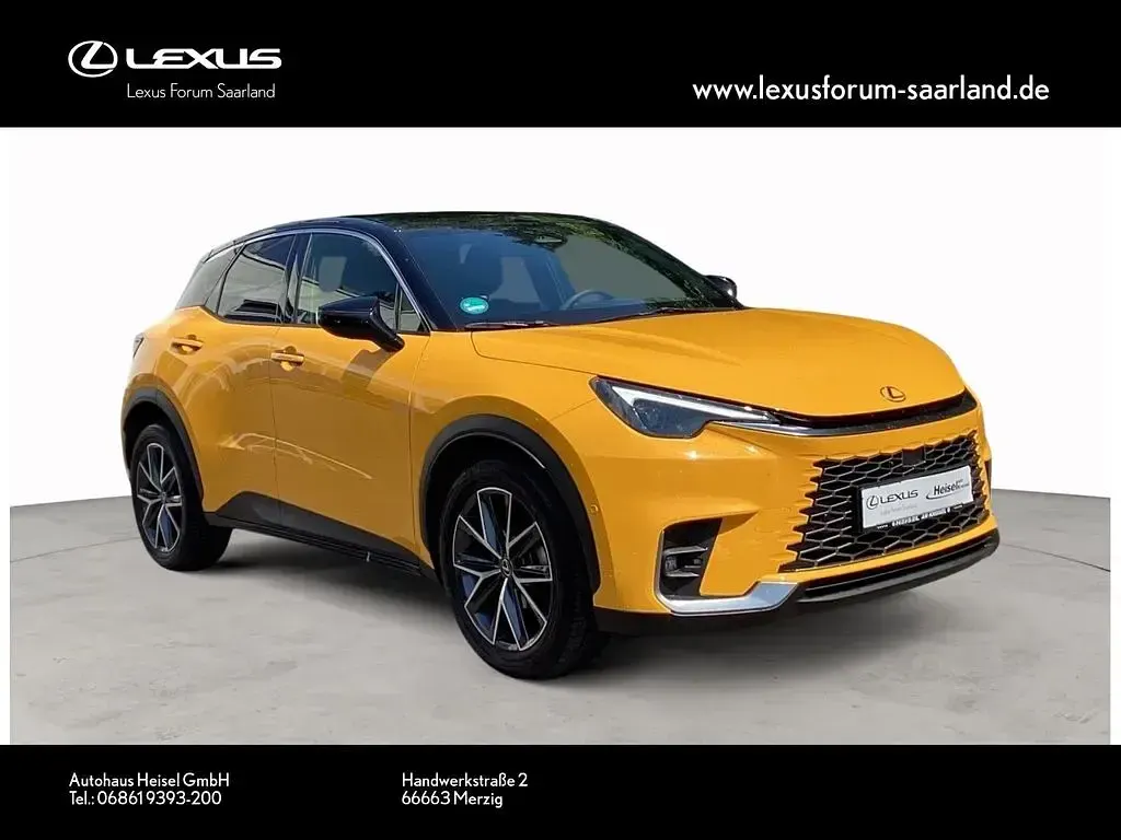 Gebraucht Lexus LBX 136 PS (100 kW) 2025 Gelb SUV