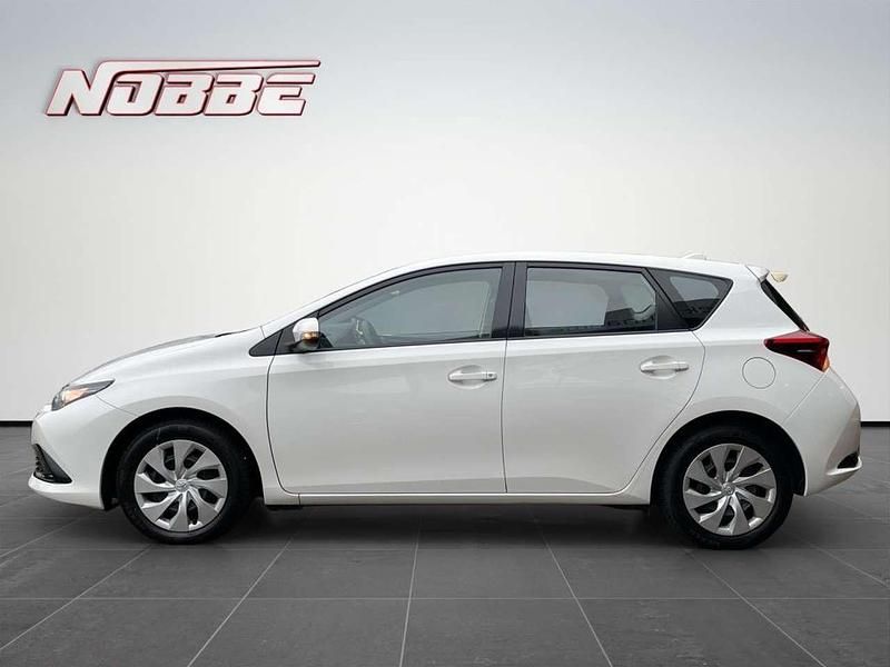 Gebraucht Toyota Auris Cool 99 PS (72 kW) 2016 Schneeweiß Limousine