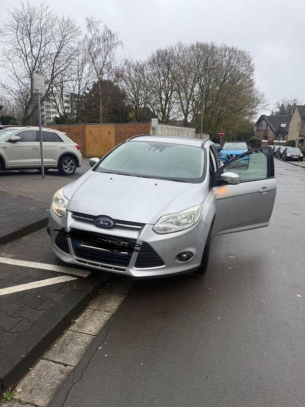 Gebraucht Ford Focus SYNC Edition 116 PS (85 kW) 2013 Silber Kombi