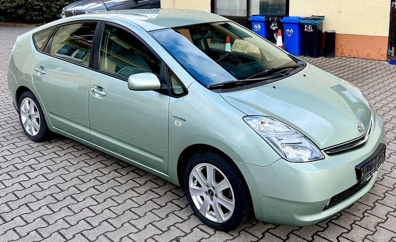 Gebraucht Toyota Prius 77 PS (56 kW) 2008 Grün Kleinwagen