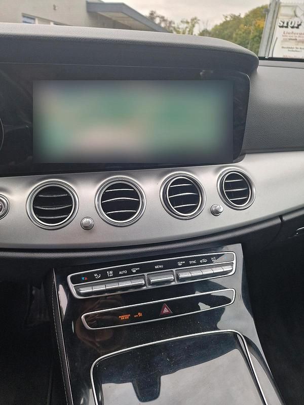 Gebraucht Mercedes E200 150 PS (110 kW) 2020 Beige Limousine