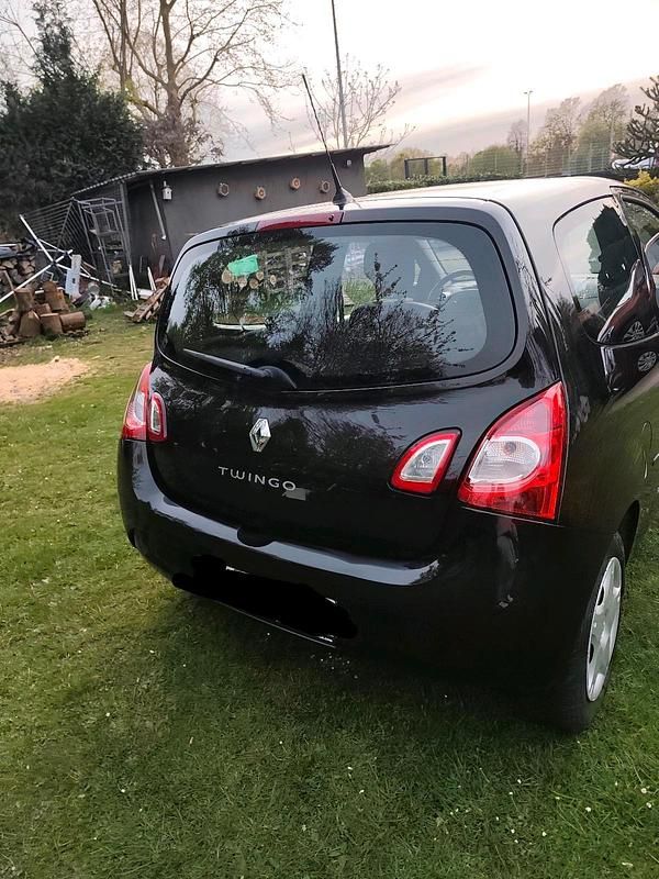Second-hand Renault Twingo Expression 75 CP (55 kW) 2014 Negru Hatchback