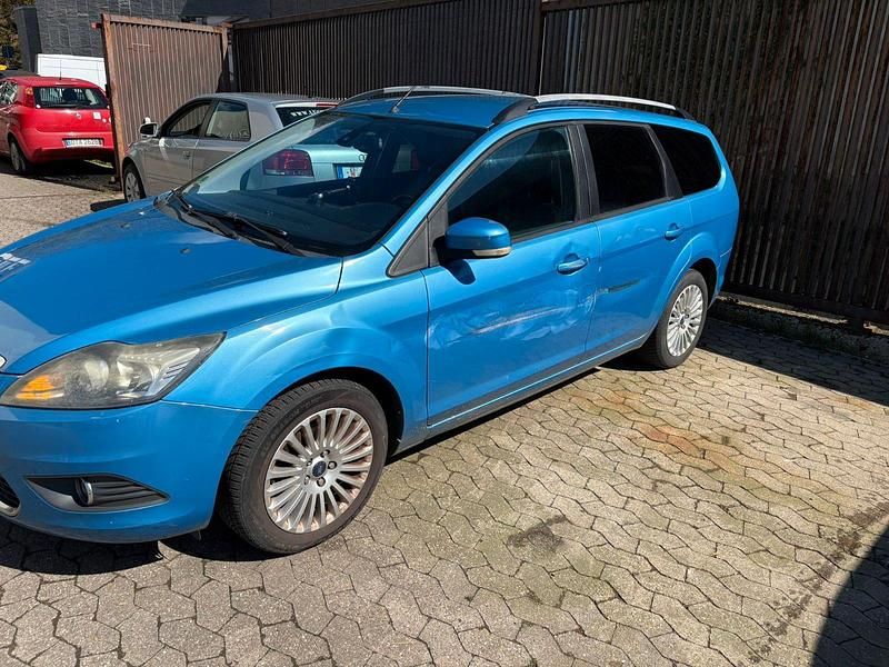 Gebraucht Ford Focus Titanium 101 PS (74 kW) 2008 Blau Kombi