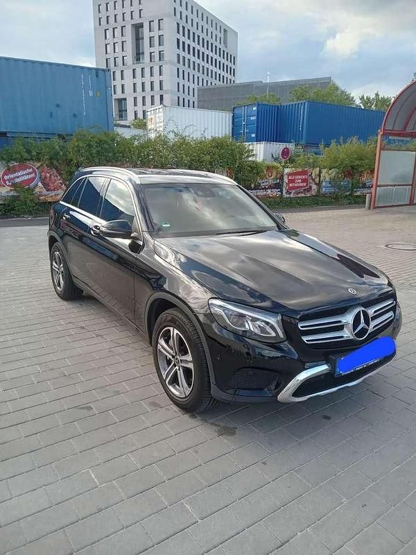 Gebraucht Mercedes GLC250 204 PS (150 kW) 2019 Schwarz SUV