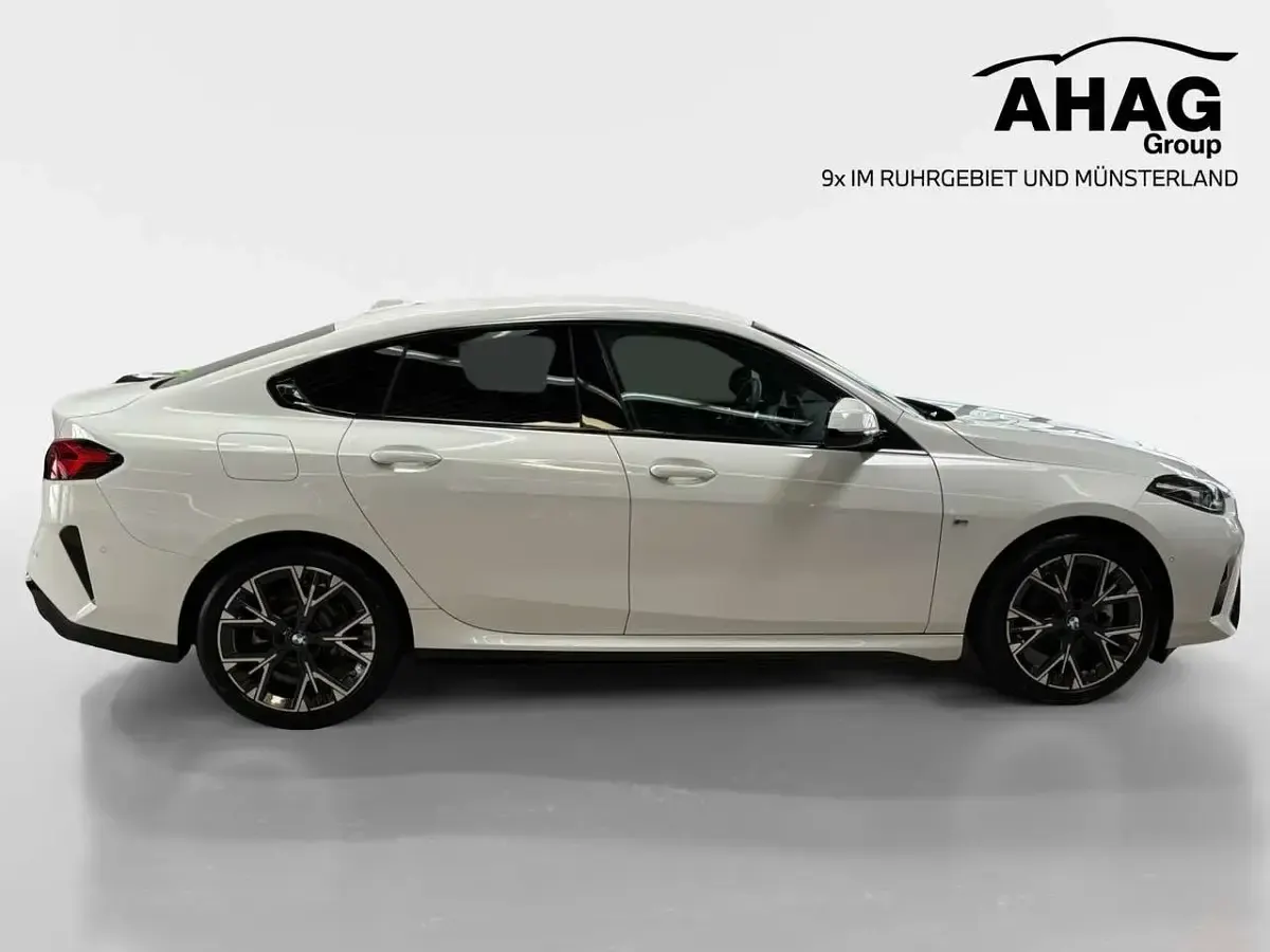 Gebraucht BMW 220 Performance 163 PS (119 kW) 2025 Weiß Coupé