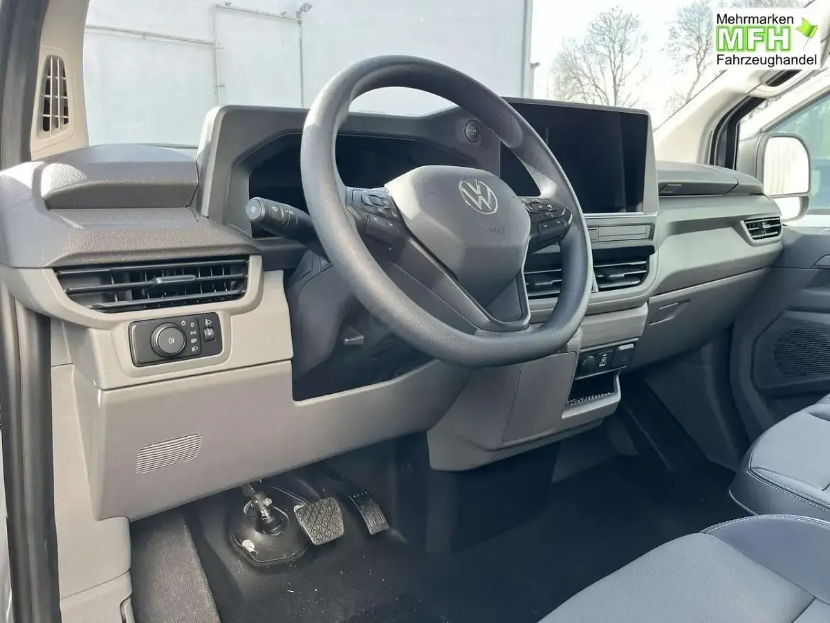 Neu VW T7 100 kW (136 PS) 2026 Stonegrey Van