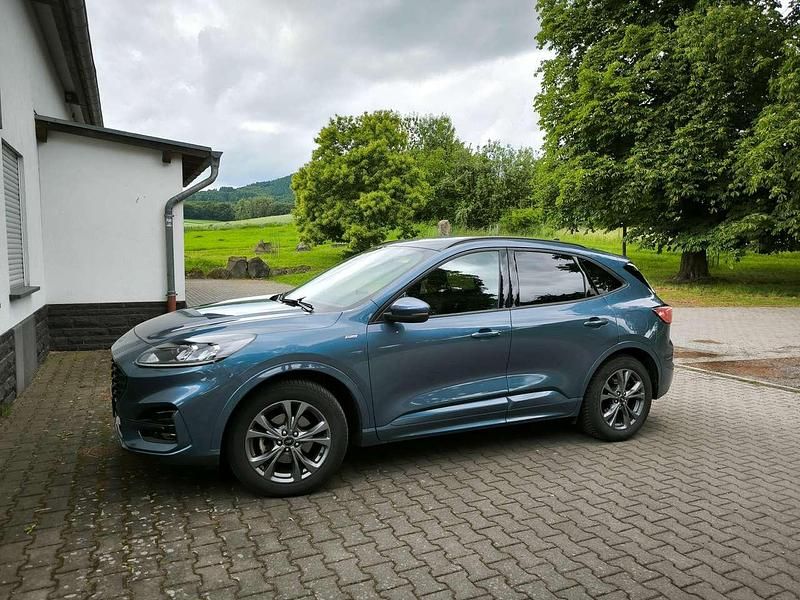 Gebraucht Ford Kuga ST-Line 152 PS (111 kW) 2021 Blau SUV