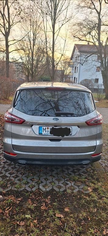 Gebraucht Ford S-MAX Titanium 179 PS (131 kW) 2016 Silber Van / Kleinbus