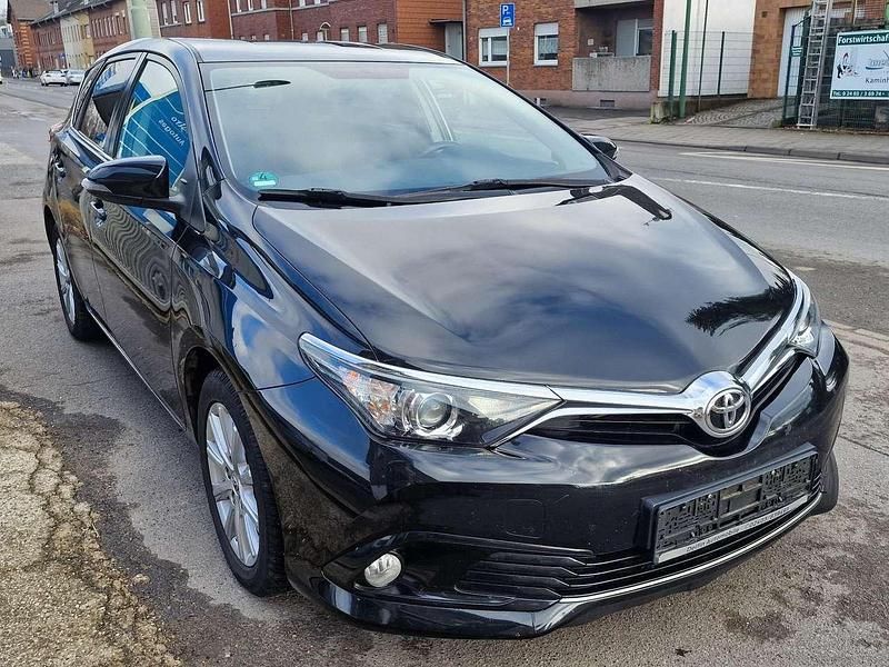 Gebraucht Toyota Auris Design 116 PS (85 kW) 2015 Other Limousine