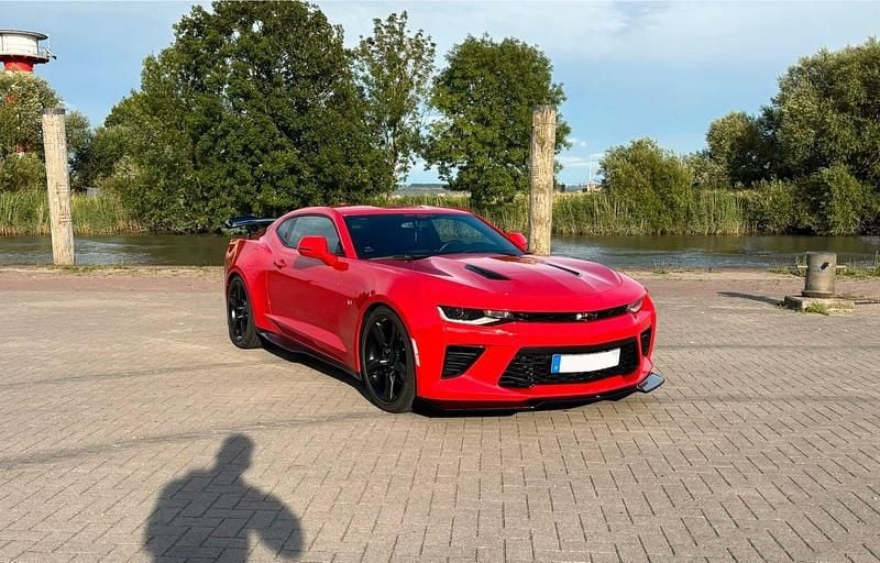 Rot Gebraucht 2019 Chevrolet Camaro Coupé | 48.200 € (Superpreis) - Bild 1/4