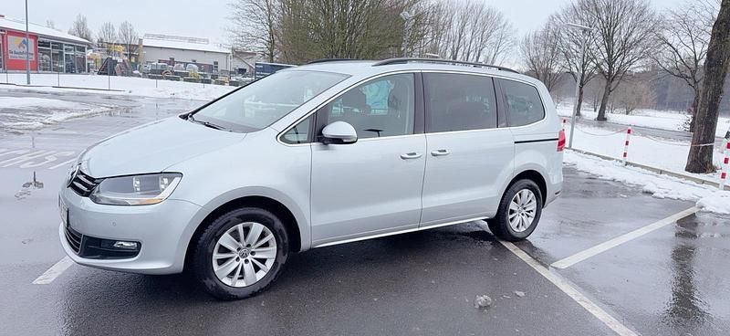 Gebraucht VW Sharan 140 PS (102 kW) 2015 Silber Van / Kleinbus