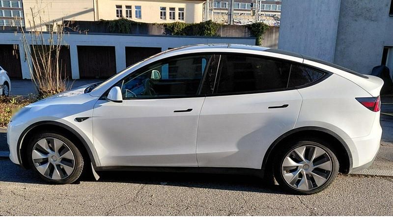 Gebraucht Tesla Model Y 378 kW (514 PS) 2021 Weiß SUV