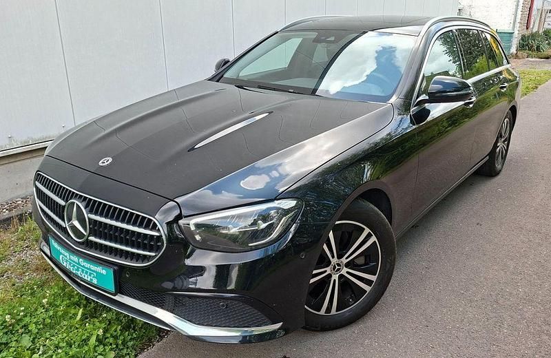 Schwarz Gebraucht 2022 Mercedes E300 Limousine | 34.999 € (Superpreis) - Bild 1/4