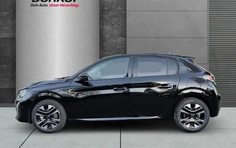 Neu Peugeot 208 Allure 101 PS (74 kW) 2025 Perla nera schwarz Kleinwagen
