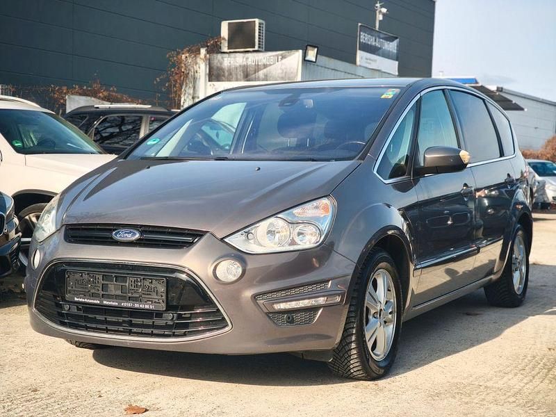 Gebraucht Ford S-MAX Titanium 163 PS (119 kW) 2012 Braun Van / Kleinbus