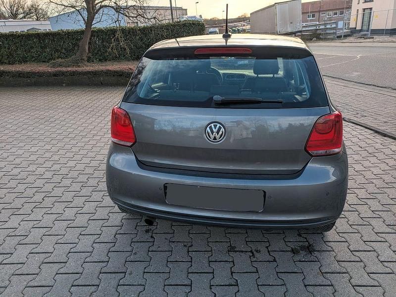 Gebraucht VW Polo Comfortline 90 PS (66 kW) 2011 Grau Kleinwagen
