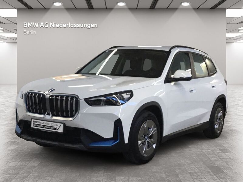 Weiß Gebraucht 2023 BMW iX1 Performance SUV | 40.900 € (Fairer Preis) - Bild 1/4