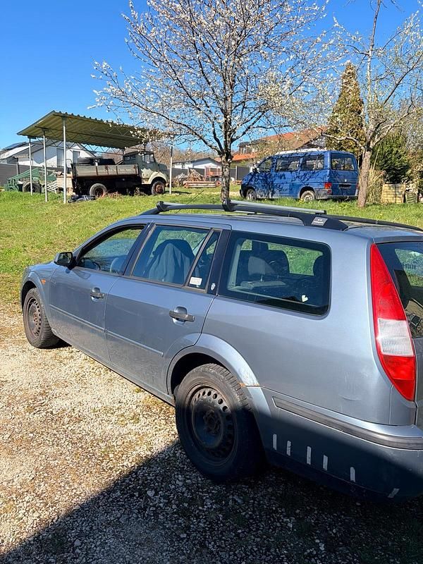 Gebraucht Ford Mondeo 125 PS (91 kW) 2001 Andere farben Kombi