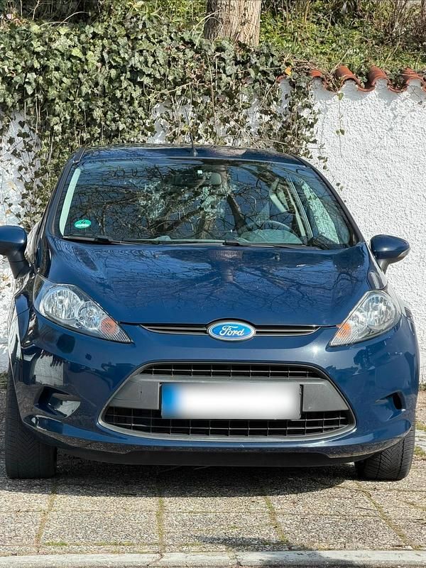 Gebraucht Ford Fiesta 60 PS (44 kW) 2010 Blau Kleinwagen