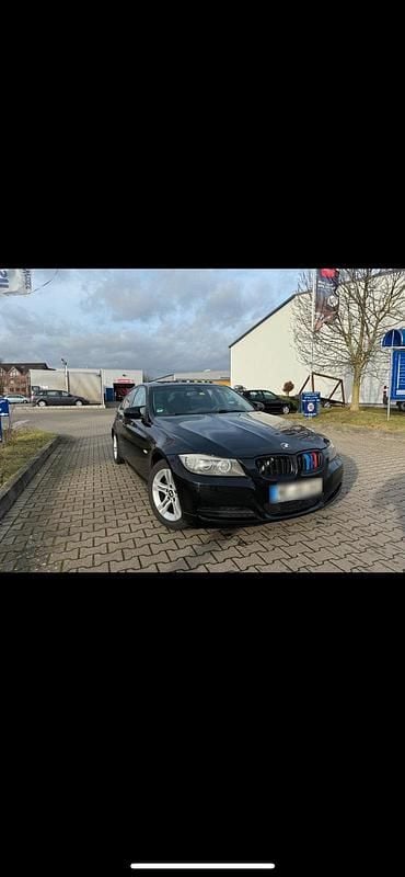 Gebraucht BMW 316 116 PS (85 kW) 2011 Schwarz Limousine