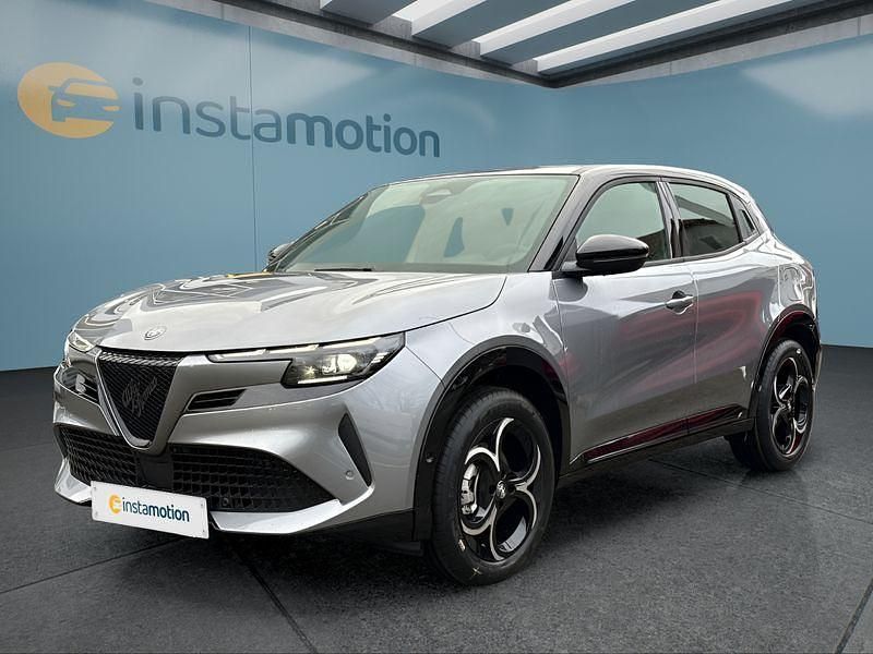 Neu Alfa Romeo Junior 114 kW (156 PS) 2025 Grau SUV