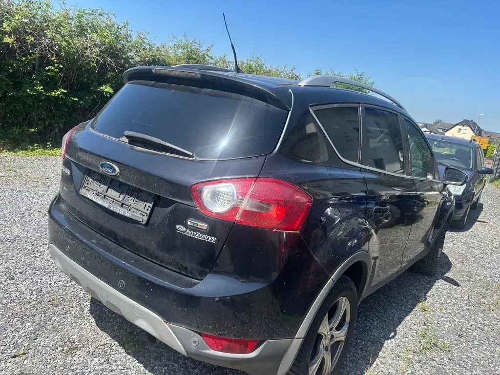 Gebraucht Ford Kuga Titanium 163 PS (119 kW) 2010 Schwarz SUV