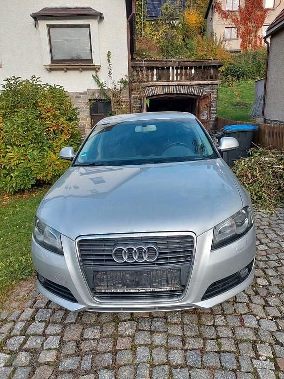 Silber Gebraucht 2009 Audi A3 Ambition Limousine | 2.800 € (Superpreis) - Bild 1/4