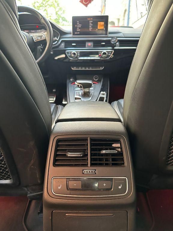 Gebraucht Audi A4 Sport 190 PS (139 kW) 2016 Grau Limousine